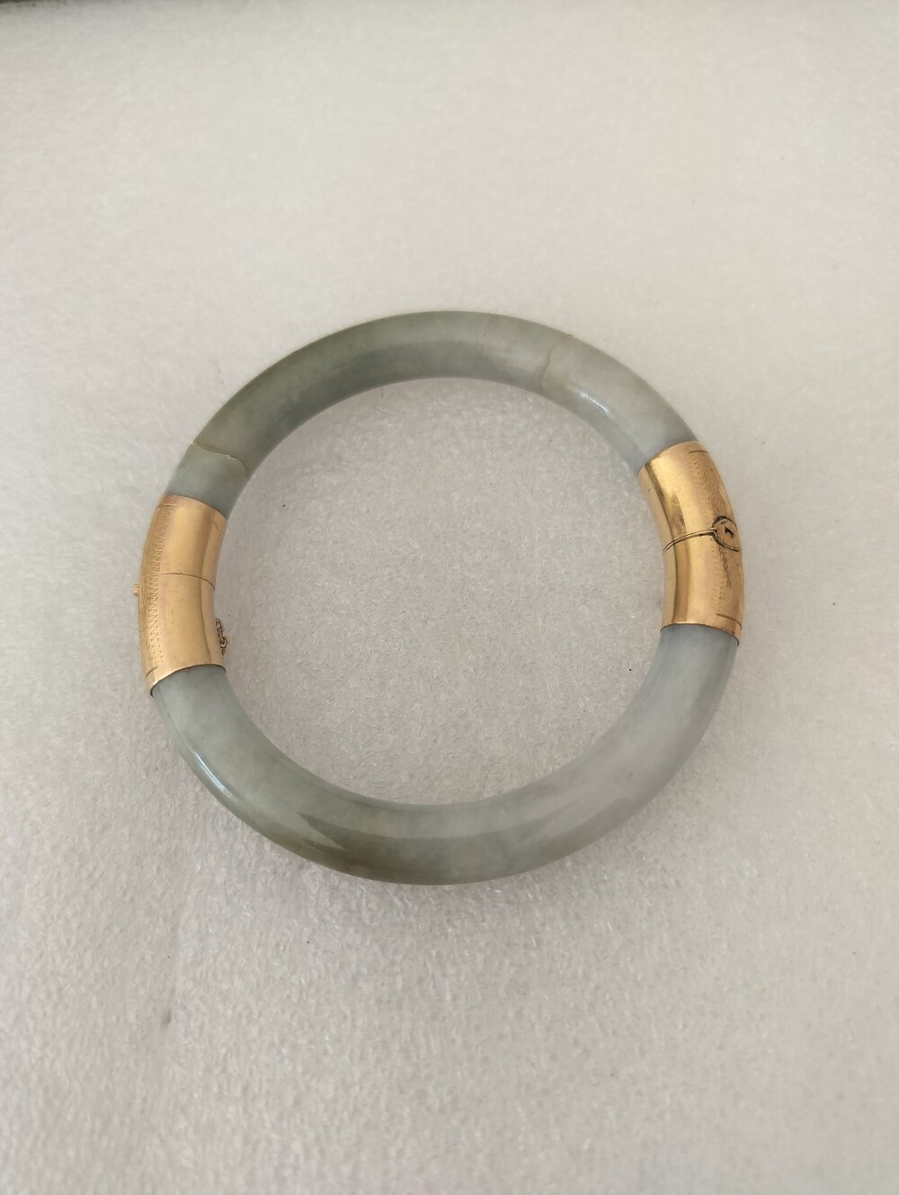Vintage Chinese 14k Yellow Green Jade Bangle Bracelet (For Repair Or Scrap)